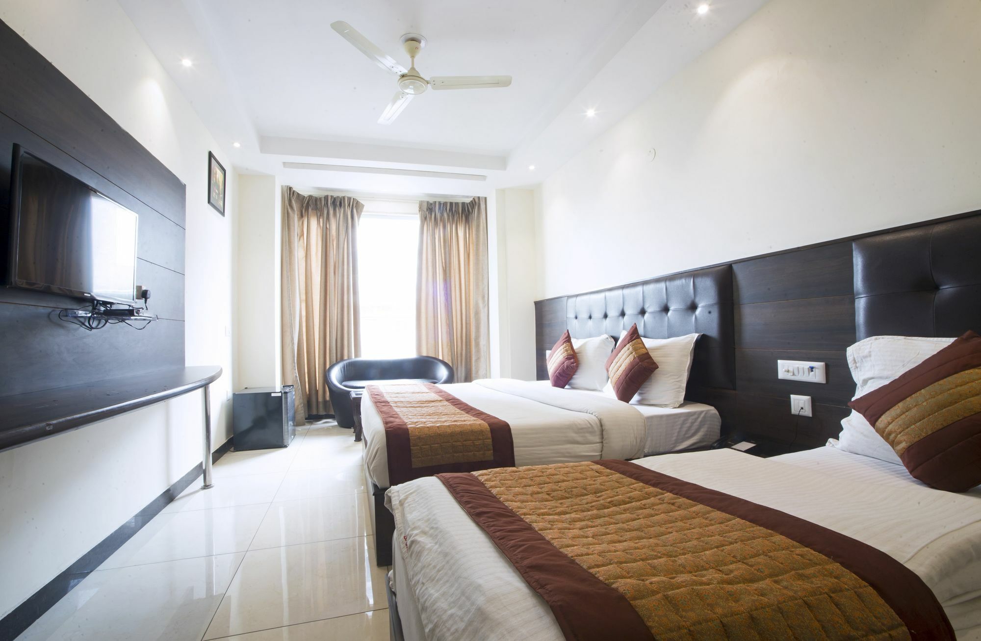 Fabexpress Le Continental Paharganj New Delhi Hotel Exterior foto